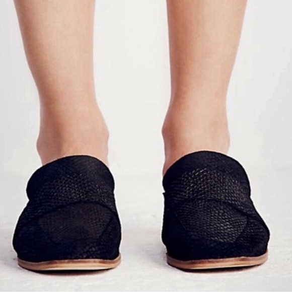 Free People “At Ease” Crocodile Print Leather Loafers/Mules Size 5.5 - Picture 4 of 16